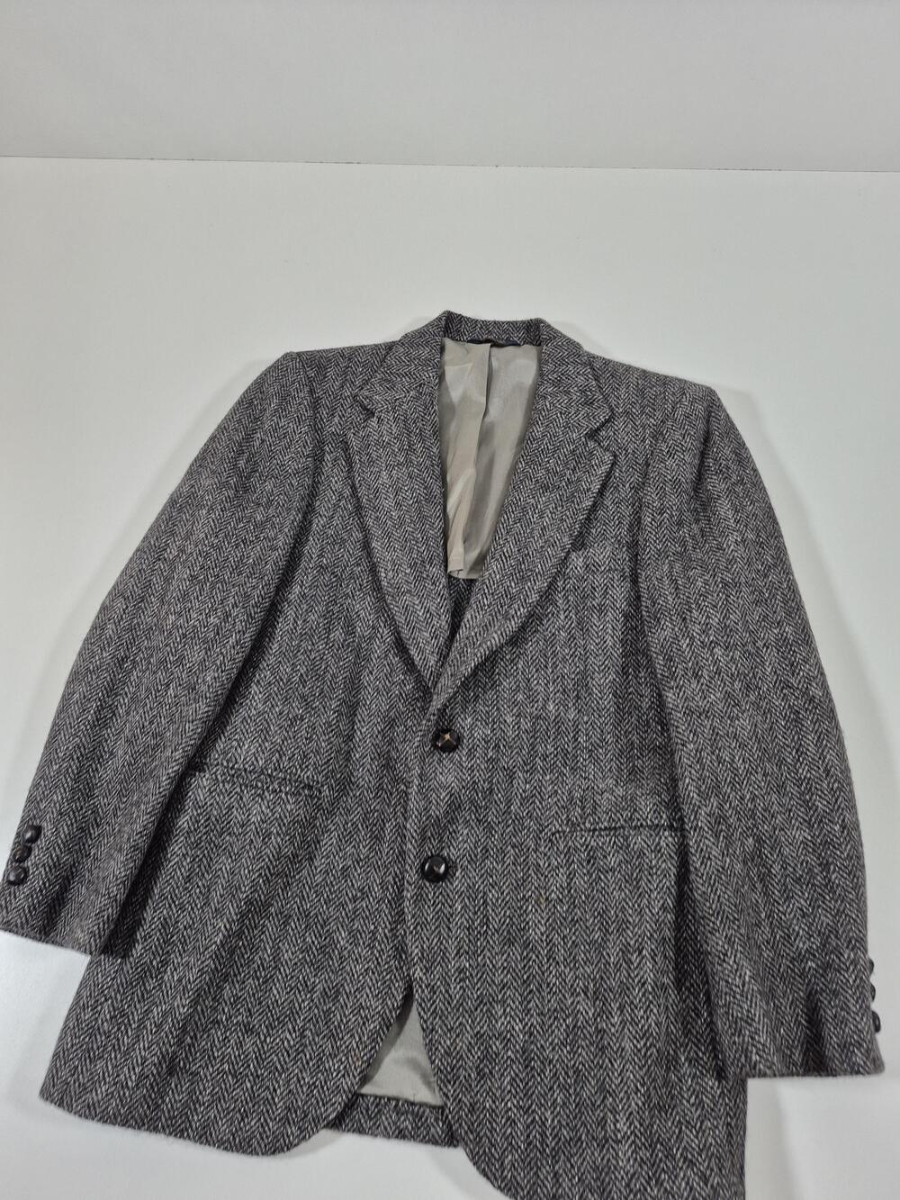 Vintage Harris Tweed Men's 38S Gray Wool Herringbone Sport Coat Blazer USA